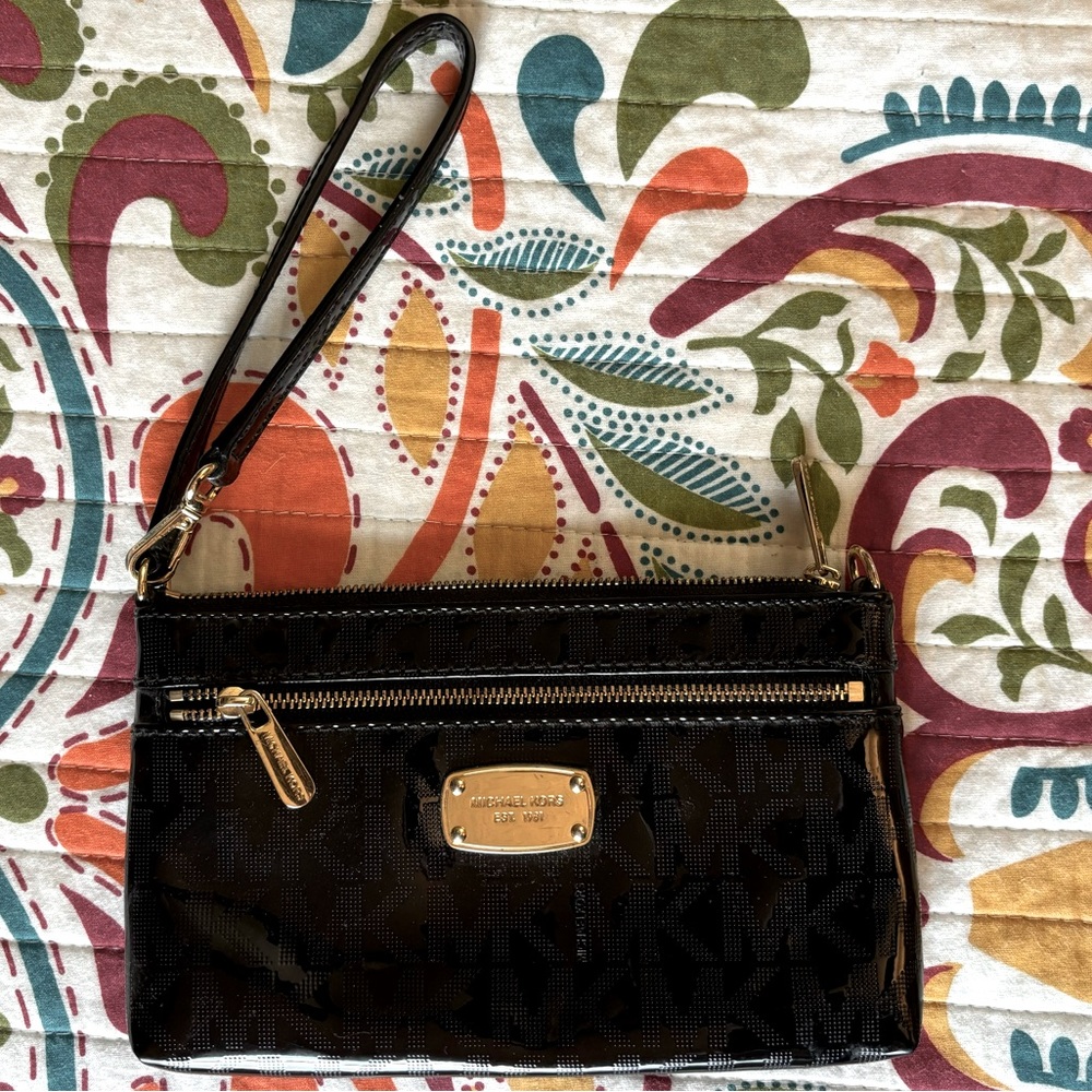 Michael Kors black wristlet